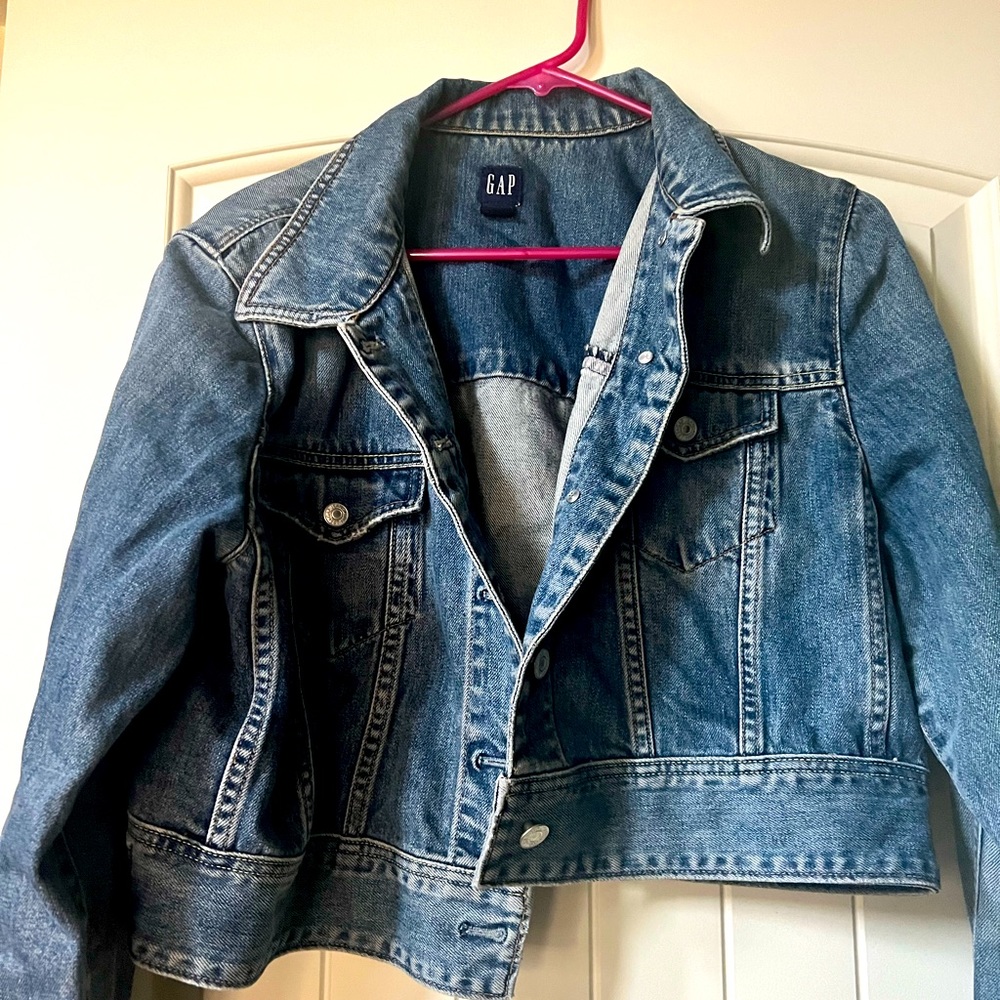 Cropped Gap Jean Jacket in size XL